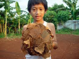 http://www.gunesintamicinde.com/yeni-bir-gozle-futbol-nedir-sosyo-psikolojik-bir-tahlil/